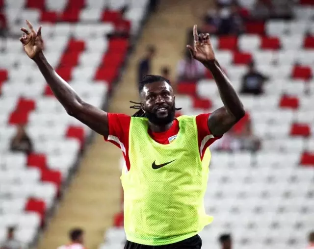 Kayserispor'da Adebayor şoku Kayserispor'da Adebayor şoku