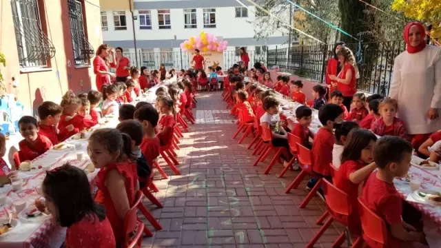 Minik öğrenciler geleneksel sevgi kahvaltısında buluştu Minik öğrenciler geleneksel sevgi kahvaltısında buluştu