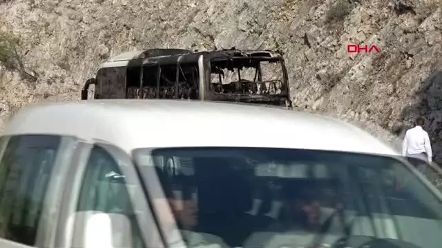 Muğla hareket halindeki yolcu otobüsünde yangın çıktı Muğla hareket halindeki yolcu otobüsünde yangın çıktı