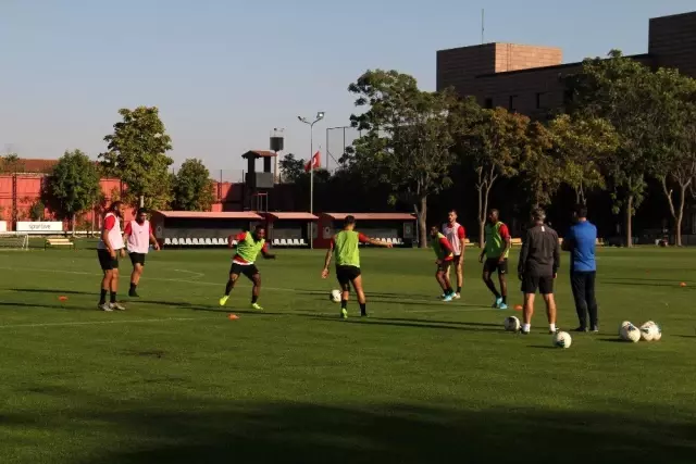 Mustafa Kaplan: 'Galatasaray maçında dönüş yapmak istiyoruz' Mustafa Kaplan: 'Galatasaray maçında dönüş yapmak istiyoruz'