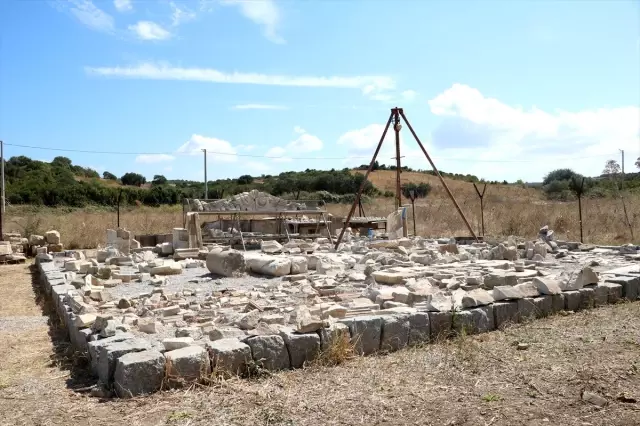Parion'un bin 850 yıllık sahnesinde 'bulmaca' çözüldü Parion'un bin 850 yıllık sahnesinde 'bulmaca' çözüldü
