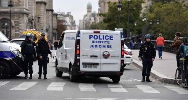 Paris Emniyet Müdürlüğü'nde bıçaklı saldırı: 4 polis öldü