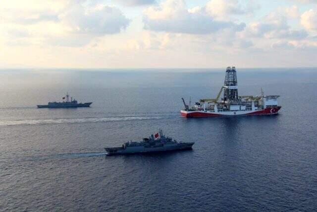 Rum medyası Mersin'e giden Yavuz sondaj gemisinin güzergahını dakika dakika izledi