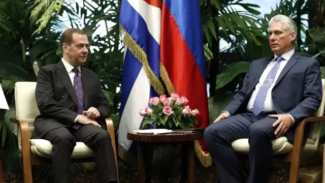Rusya Başbakanı Medvedev'den Küba ziyareti