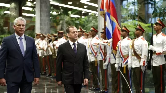 Rusya Başbakanı Medvedev'den Küba ziyareti