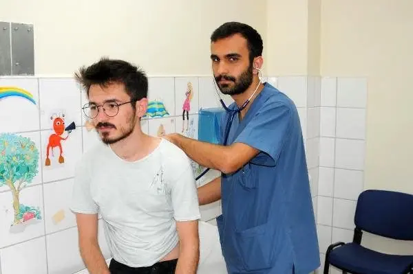 Ünlü bilim insanının kardeşi, doğduğu hastanede doktor Ünlü bilim insanının kardeşi, doğduğu hastanede doktor