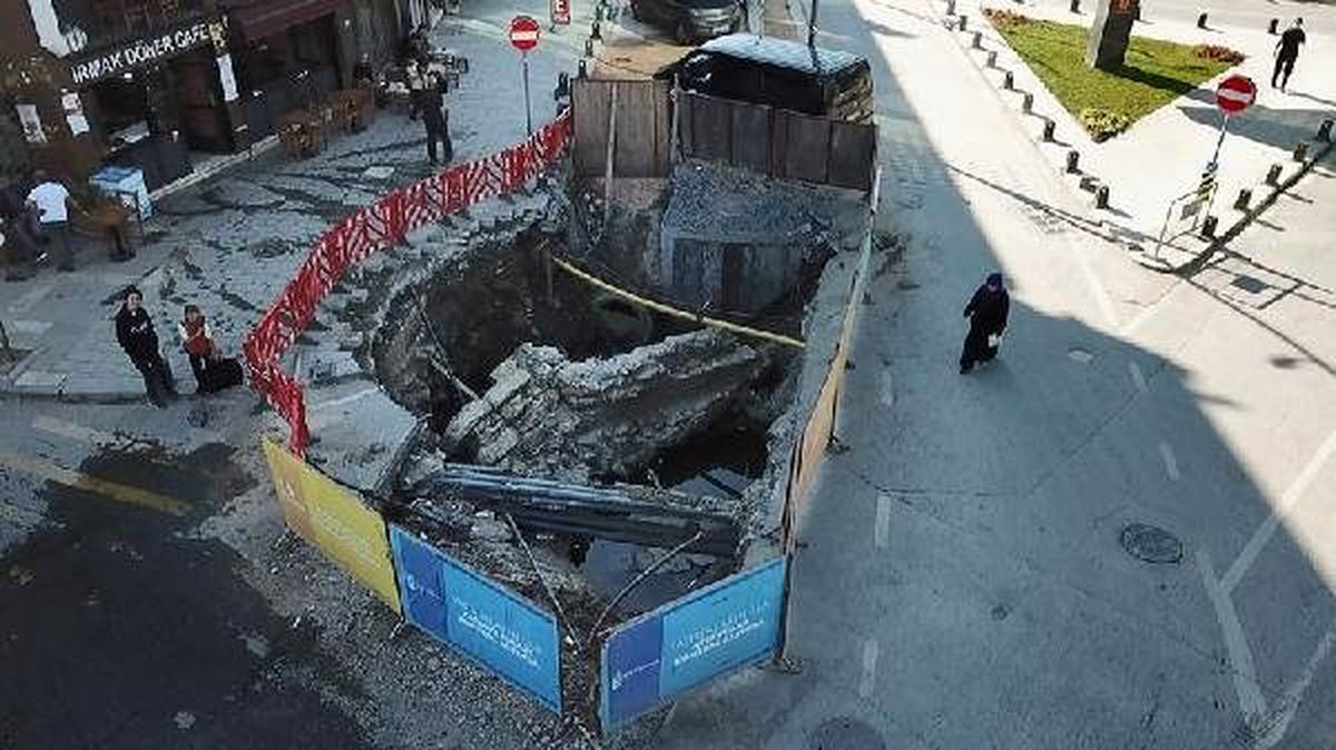 Tarihi eser bulunduğu gerekçesiyle kapatılan alan 3 aydır açılmayınca esnaf tepki gösterdi