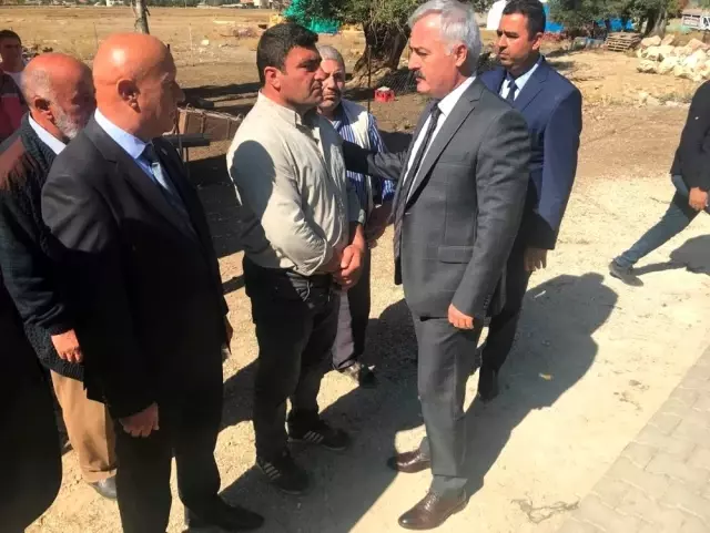 Vali Seymenoğlu'dan şehit ailesine taziye ziyareti Vali Seymenoğlu'dan şehit ailesine taziye ziyareti