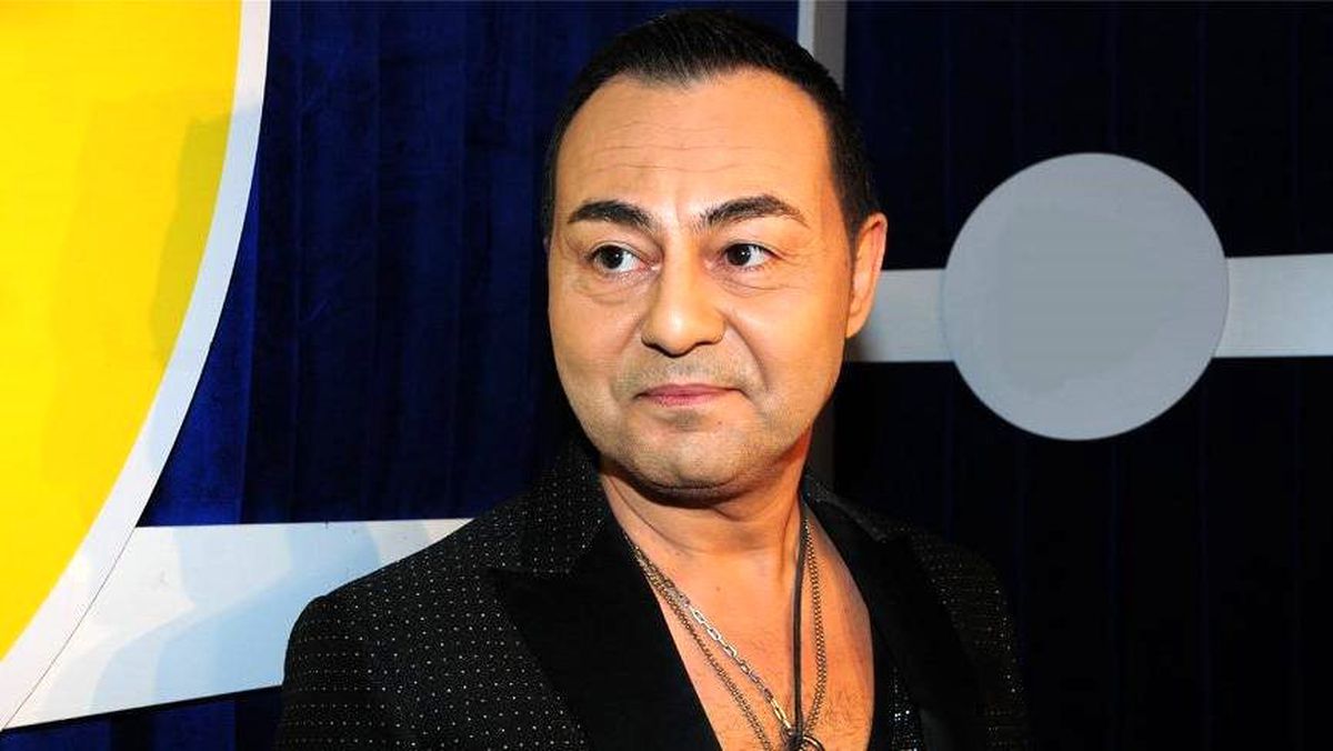 5 yıllık evliliği tek celsede biten Serdar Ortaç, genç bir kadınla görüntülendi