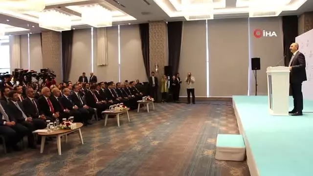 Adalet Bakanı Abdulhamit Gül: 'Siyasi ve ekonomi istikrar kadar hukuk istikrarı da çok önemli' Adalet Bakanı Abdulhamit Gül: 'Siyasi ve ekonomi istikrar kadar hukuk istikrarı da çok önemli'