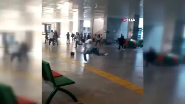 Adliyeyi savaş alanına çeviren 17 şüpheliden 9'u tutuklandı Adliyeyi savaş alanına çeviren 17 şüpheliden 9'u tutuklandı