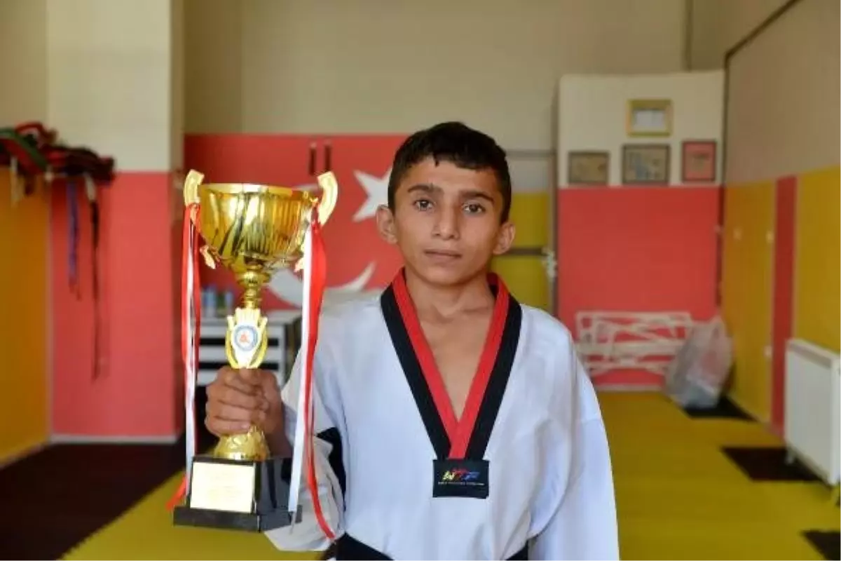 Balkan şampiyonu olduğu gün annesini kaybetti