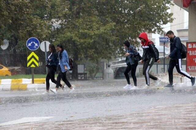 Beklenen yağış Edirne ve Kırklareli'de başladı! İstanbul'a çok az kaldı