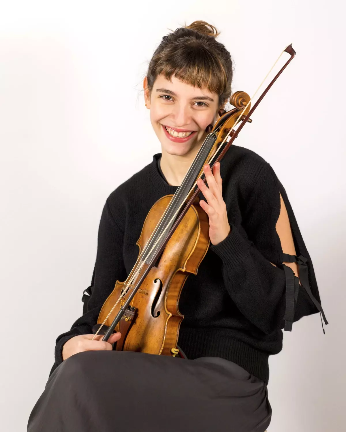 ÇEV SANAT Genç Yeteneklerden Berfin Aksu 'Sony Classical' etiketli yıldızlar arasına girdi