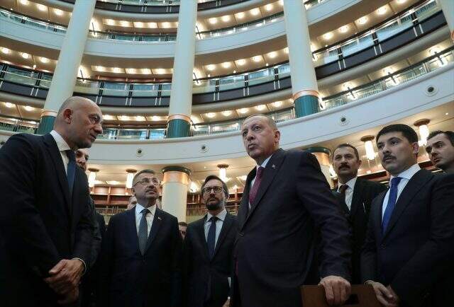 Cumhurbaşkanlığı Kütüphanesi'ni inceleyen Erdoğan: Çok yakında milletimizin hizmetinde olacak