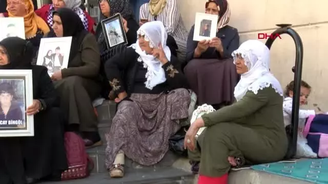 Diyarbakır hdp önündeki eylemde 32'nci gün Diyarbakır hdp önündeki eylemde 32'nci gün