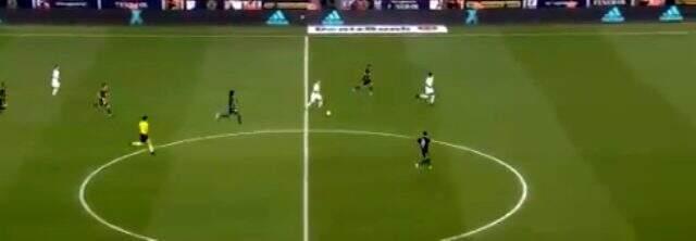 Eski Fenerbahçeli Aatıf, Kadıköy'deki performansıyla tepki çekti!
