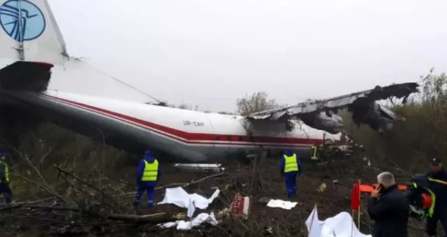 İspanya'dan İstanbul'a giden kargo uçağı Ukrayna'da düştü: 5 ölü İspanya'dan İstanbul'a giden kargo uçağı Ukrayna'da düştü: 5 ölü