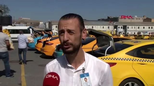 İstanbul-sabiha gökçen havalimanı'nda görevli taksiciler sokak hayvanlarını elleriyle besledi İstanbul-sabiha gökçen havalimanı'nda görevli taksiciler sokak hayvanlarını elleriyle besledi