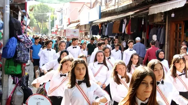 Kula'da amatör spor haftası kutlamaları başladı Kula'da amatör spor haftası kutlamaları başladı