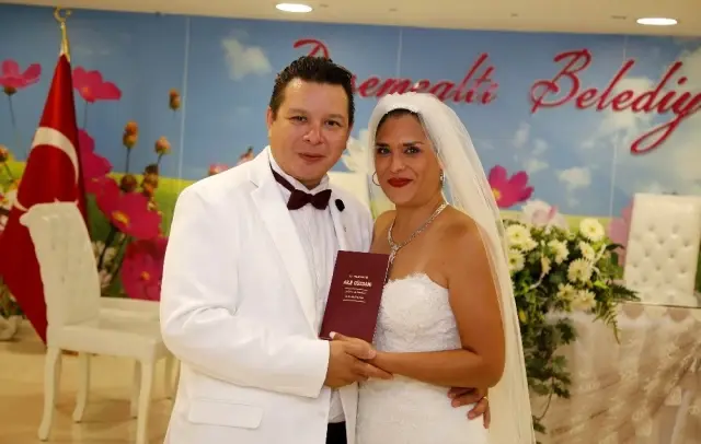 Kuzey Amerika'dan Antalya'ya uzanan aşk hikayesi Kuzey Amerika'dan Antalya'ya uzanan aşk hikayesi