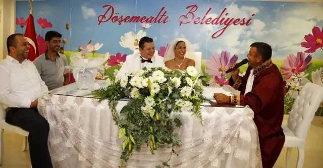 Kuzey Amerika'dan Antalya'ya uzanan aşk hikayesi Kuzey Amerika'dan Antalya'ya uzanan aşk hikayesi