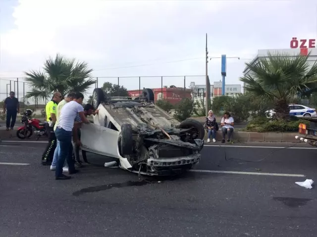 Manisa'da trafik kazası: 2 yaralı Manisa'da trafik kazası: 2 yaralı