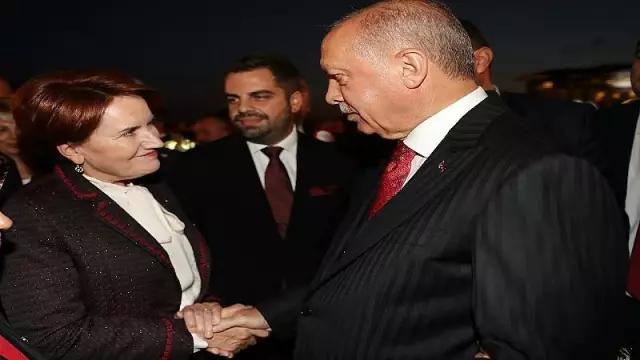 Meral Akşener o fotoğrafla ilgili konuştu: Ev sahibi misafir tokalaşması