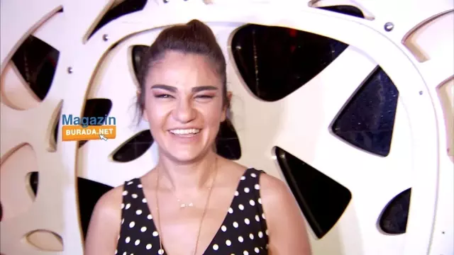 Şarkıcı Berkay Derya Bedavacı'yı ilk sahnesinde yalnız bırakmadı