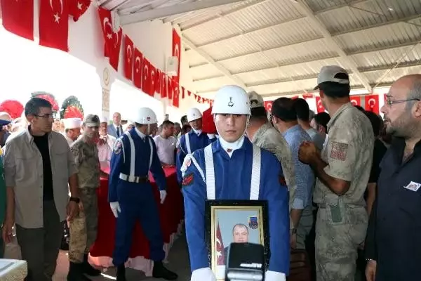 Şehit bünyamin dinç son yolculuğuna uğurlandı