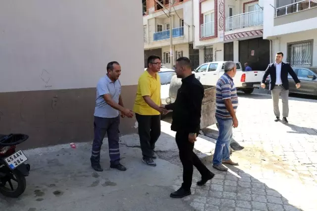 Turgutlu'da bozuk yollarda asfalt çalışmaları başladı Turgutlu'da bozuk yollarda asfalt çalışmaları başladı