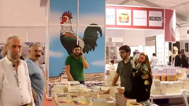 Yazar Aydın Ilgaz, 'Kitap Günleri' etkinliğine katıldı Yazar Aydın Ilgaz, 'Kitap Günleri' etkinliğine katıldı