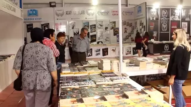 Yazar Aydın Ilgaz, 'Kitap Günleri' etkinliğine katıldı Yazar Aydın Ilgaz, 'Kitap Günleri' etkinliğine katıldı