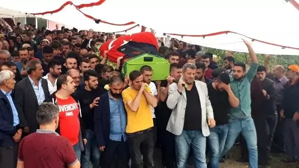 17 yaşındaki berkay'ın öldüğü kaza kamerada 17 yaşındaki berkay'ın öldüğü kaza kamerada