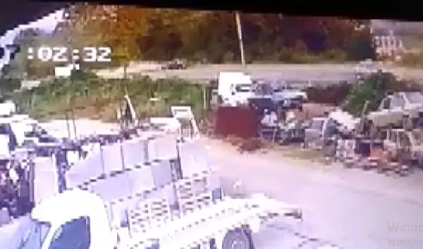 17 yaşındaki berkay'ın öldüğü kaza kamerada 17 yaşındaki berkay'ın öldüğü kaza kamerada