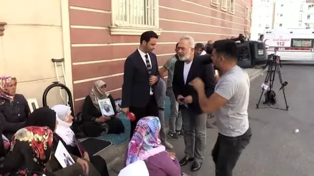 Bahadır Yenişehirlioğlu'ndan Diyarbakır annelerine destek Bahadır Yenişehirlioğlu'ndan Diyarbakır annelerine destek