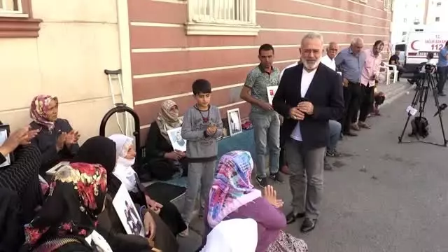 Bahadır Yenişehirlioğlu'ndan Diyarbakır annelerine destek Bahadır Yenişehirlioğlu'ndan Diyarbakır annelerine destek