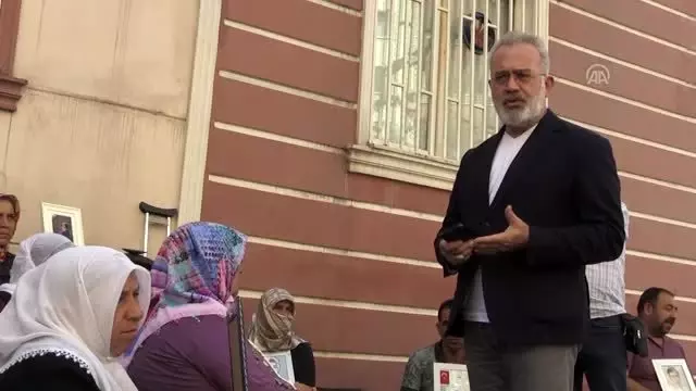 Bahadır Yenişehirlioğlu'ndan Diyarbakır annelerine destek Bahadır Yenişehirlioğlu'ndan Diyarbakır annelerine destek