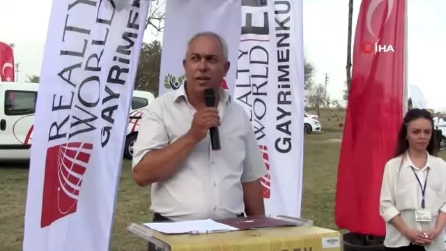 Bin fidan toprakla buluştu