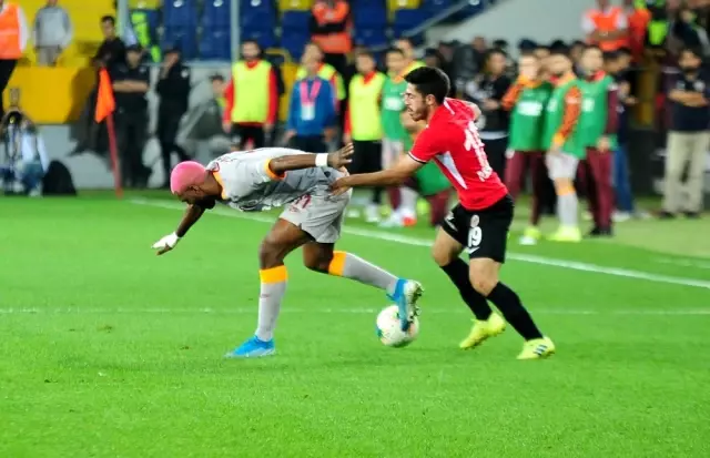 Galatasaray, 'Gençler'e takıldı Galatasaray, 'Gençler'e takıldı