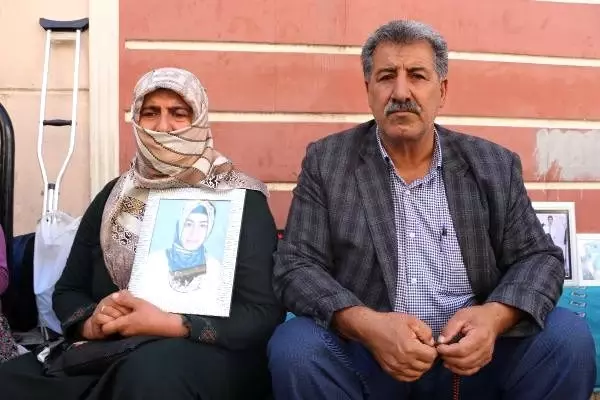 Hdp önündeki eylemde 33'üncü gün; aile sayısı 52 oldu Hdp önündeki eylemde 33'üncü gün; aile sayısı 52 oldu