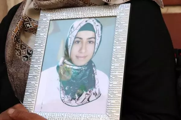 Hdp önündeki eylemde 33'üncü gün; aile sayısı 52 oldu Hdp önündeki eylemde 33'üncü gün; aile sayısı 52 oldu