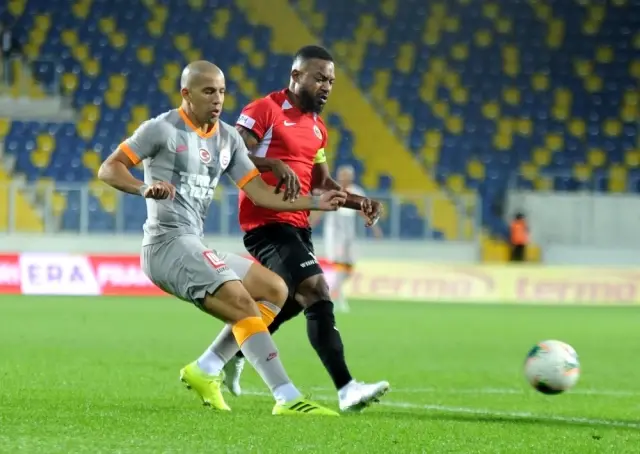 İlk yarı sessiz bitti İlk yarı sessiz bitti