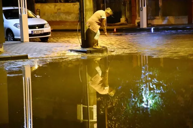 Manisa'da sağanak etkili oldu Manisa'da sağanak etkili oldu