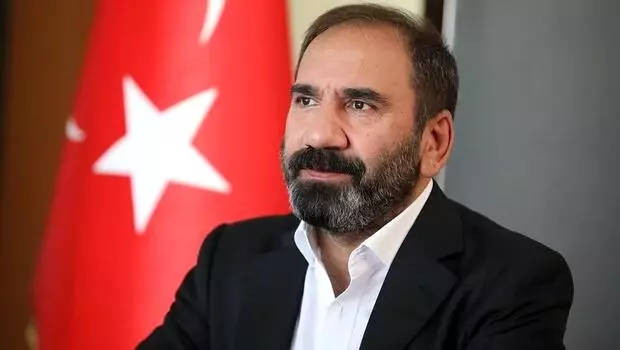 Mecnun Otyakmaz: Mecnun Otyakmaz:
