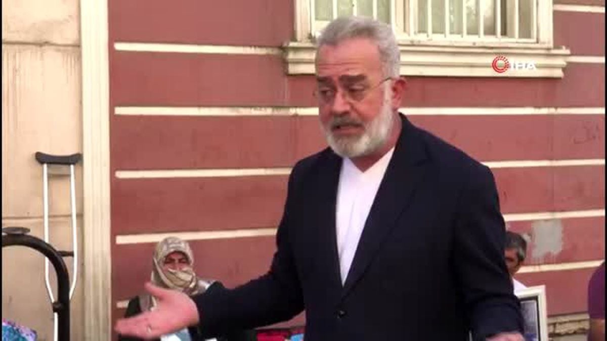 Sanatçı Bahadır Yenişehirlioğlu'dan evlat nöbeti tutan ailelere destek ziyareti