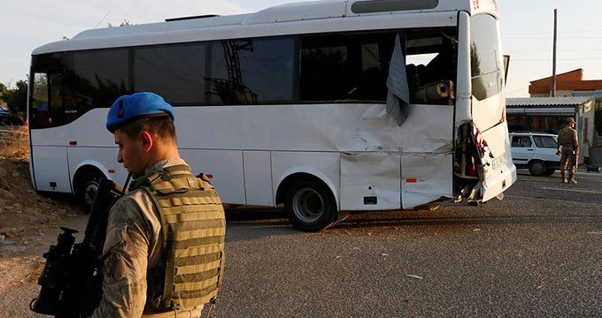 Şanlıurfa'da askeri midibüs ile TIR çarpıştı: 1 asker şehit oldu