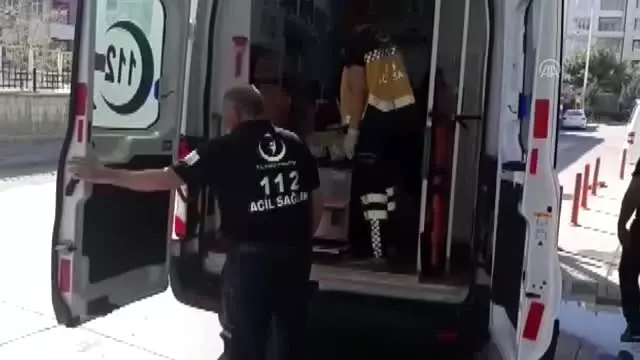 Siirt'te otomobil devrildi: 1 ölü, 4 yaralı Siirt'te otomobil devrildi: 1 ölü, 4 yaralı