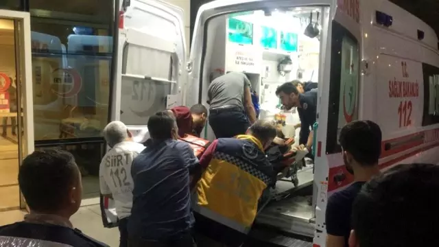 Siirt'te trafik kazası: 2 ölü, 3 yaralı Siirt'te trafik kazası: 2 ölü, 3 yaralı