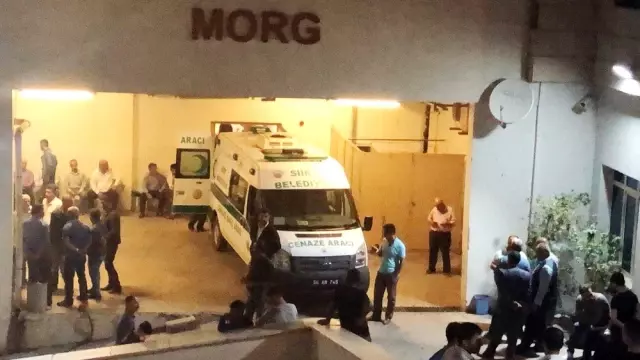 Siirt'te trafik kazası: 2 ölü, 3 yaralı Siirt'te trafik kazası: 2 ölü, 3 yaralı